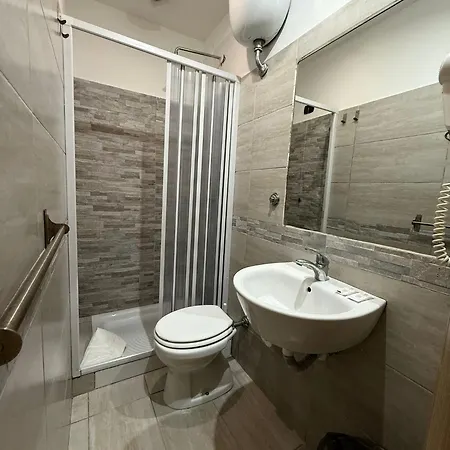 Hola Guest house 3*