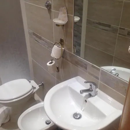 Hola Guest house 3*
