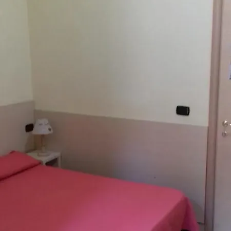 Hola Guest house 3*